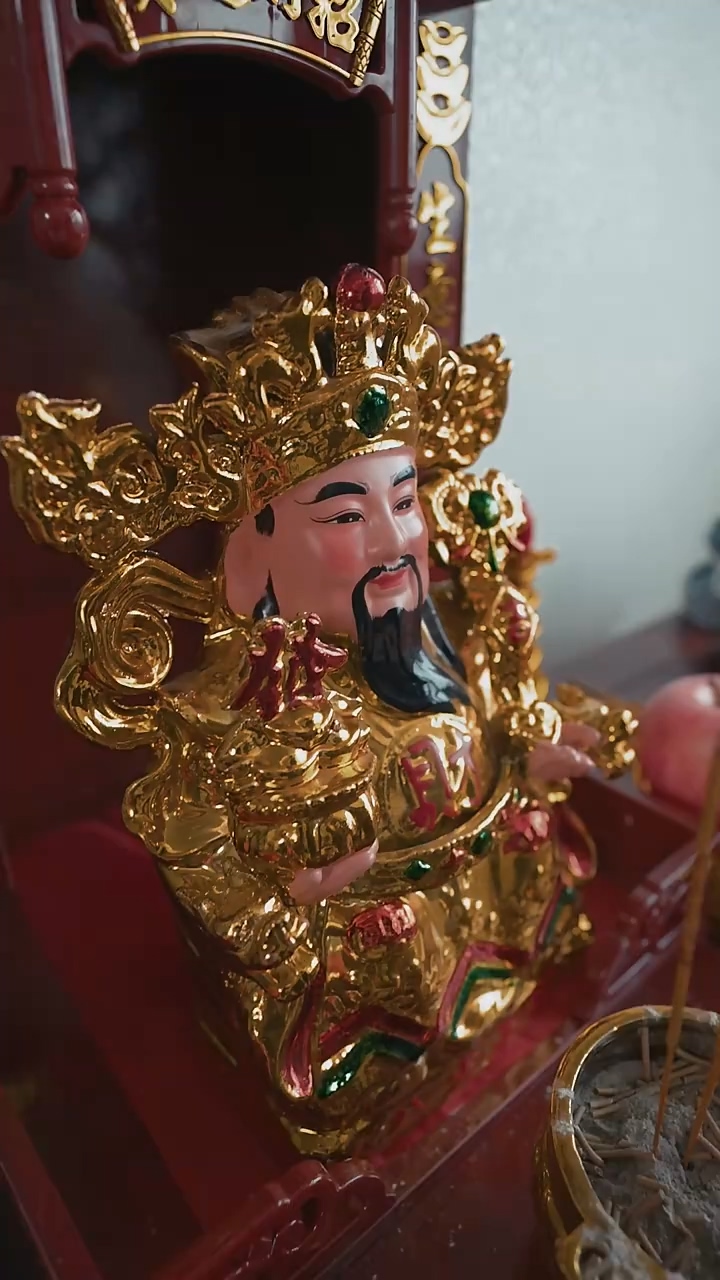 贬值让我成财神 第01集